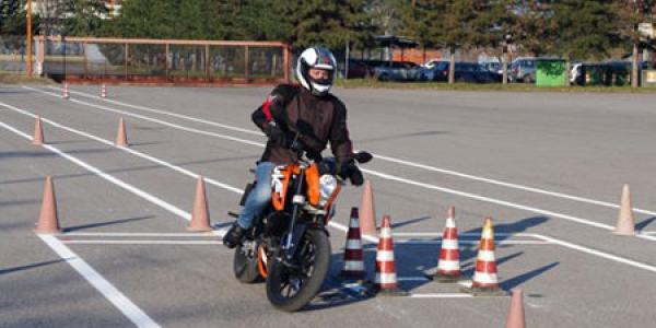 Quale patente serve per guidare le moto?